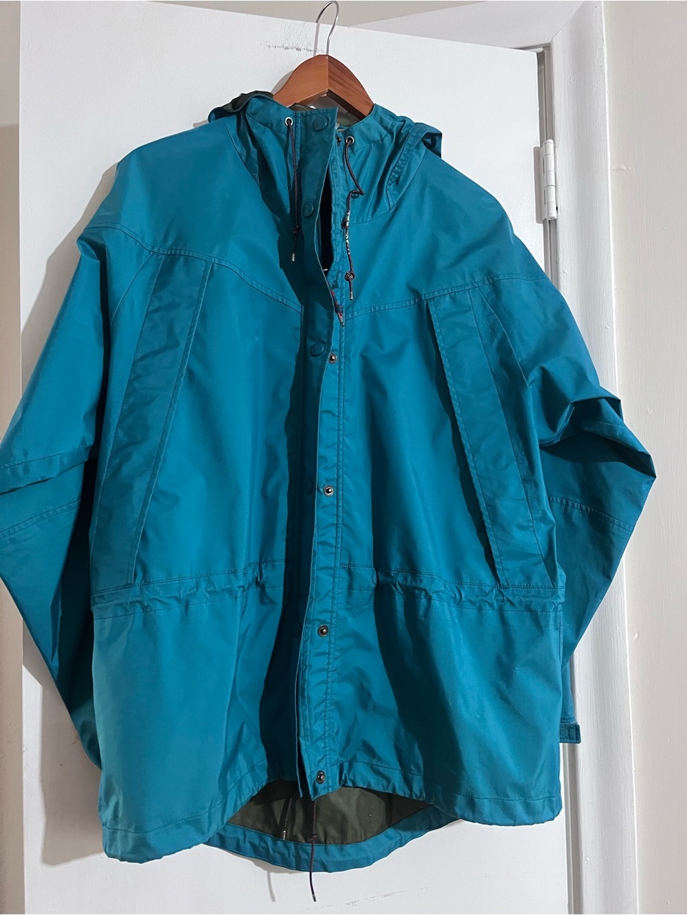 Eastern Mountain Sports Women’s Large Teal Jacket
